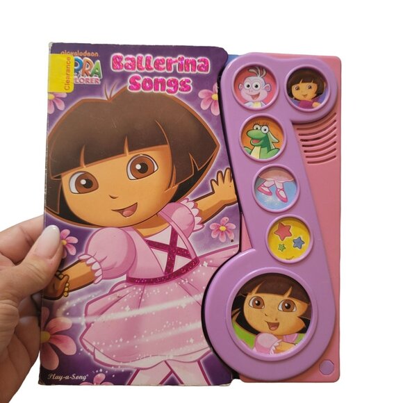 Dora the Explorer: Ballerina Play-a-song Book tested working sound. no batteries - Picture 1 of 2